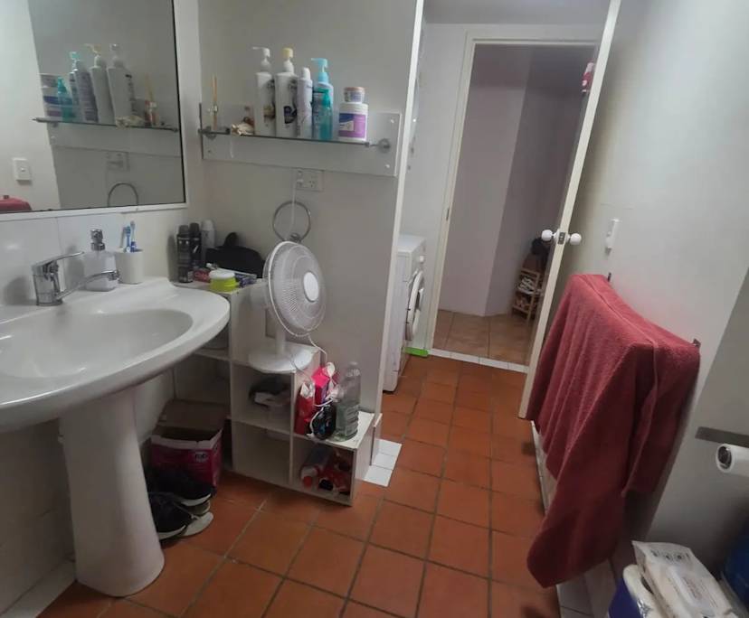 $565, Flatshare, 2 bathrooms, Surfers Paradise QLD 4217