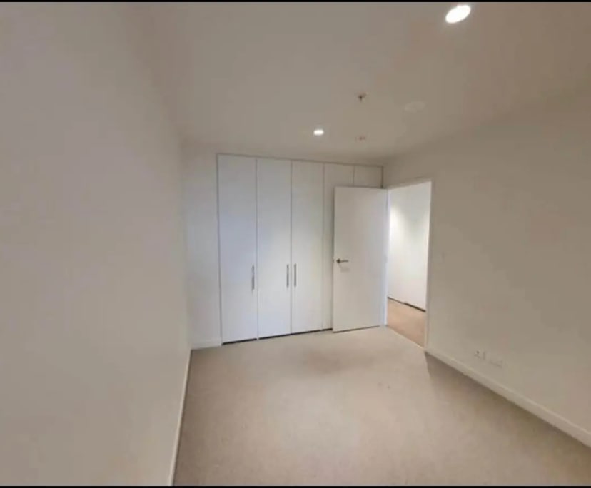 $580, 1-bed, 1 bathroom, West Melbourne VIC 3003