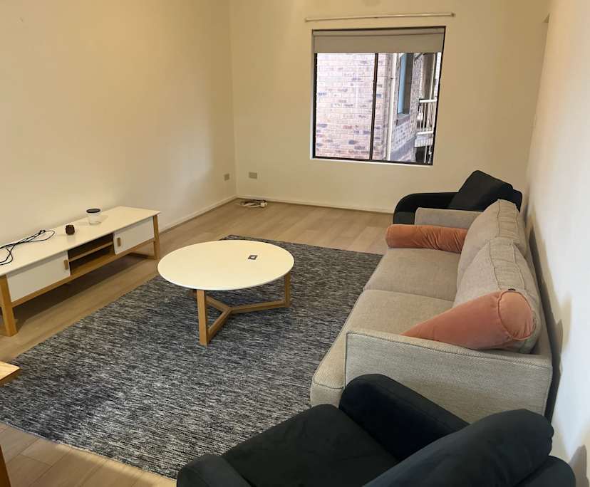 Unfurnished room in a flatshare
