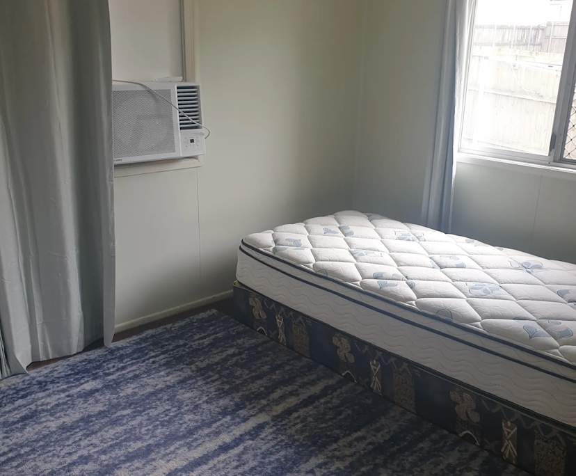 Room in a share house
