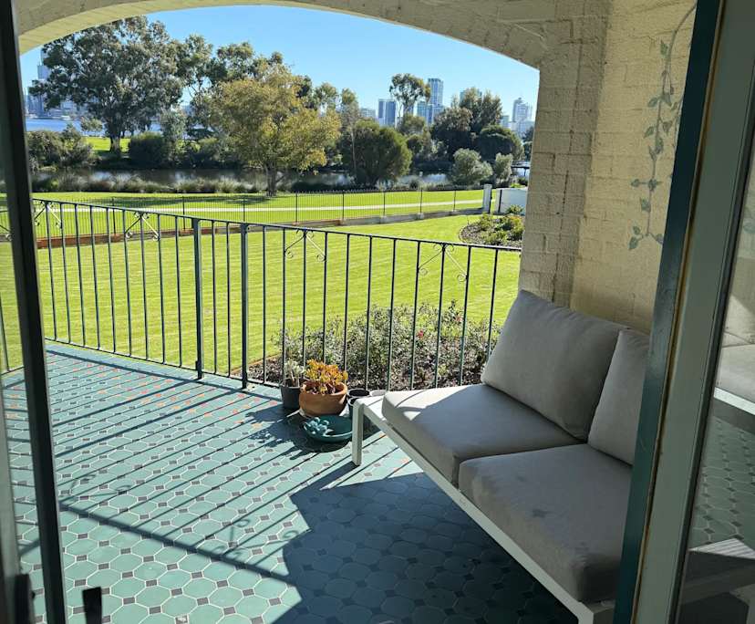 Whole property with 2 rooms for rent