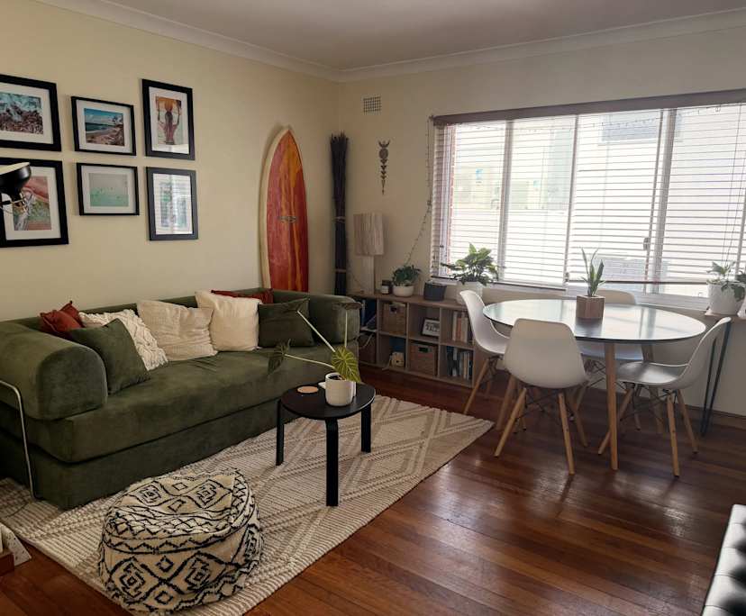 Furnished room in a flatshare