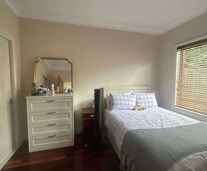 Room in a share house