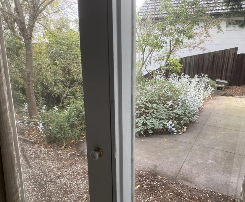 $850, Whole-property, 2 bathrooms, Ivanhoe East VIC 3079