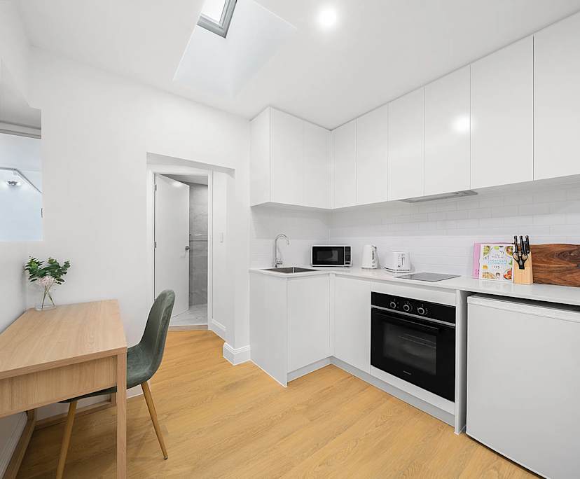 $560, Studio, 1 bathroom, Petersham NSW 2049