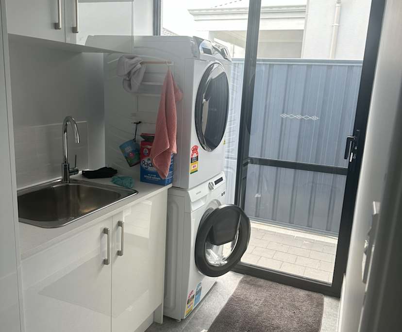 $300, Share-house, 3 bathrooms, Beckenham WA 6107