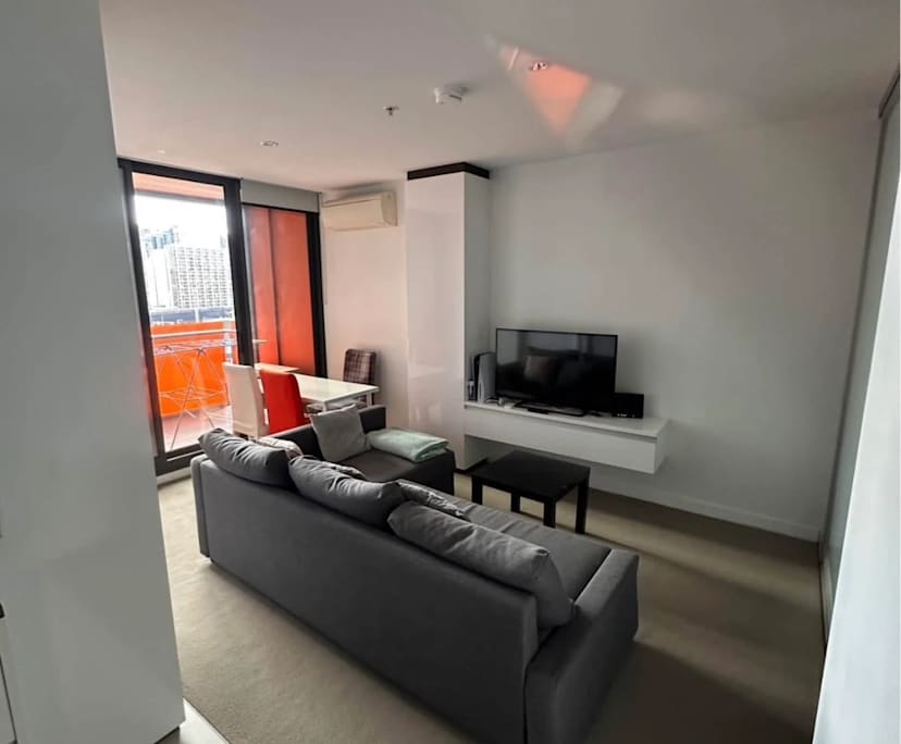 Furnished room in a flatshare
