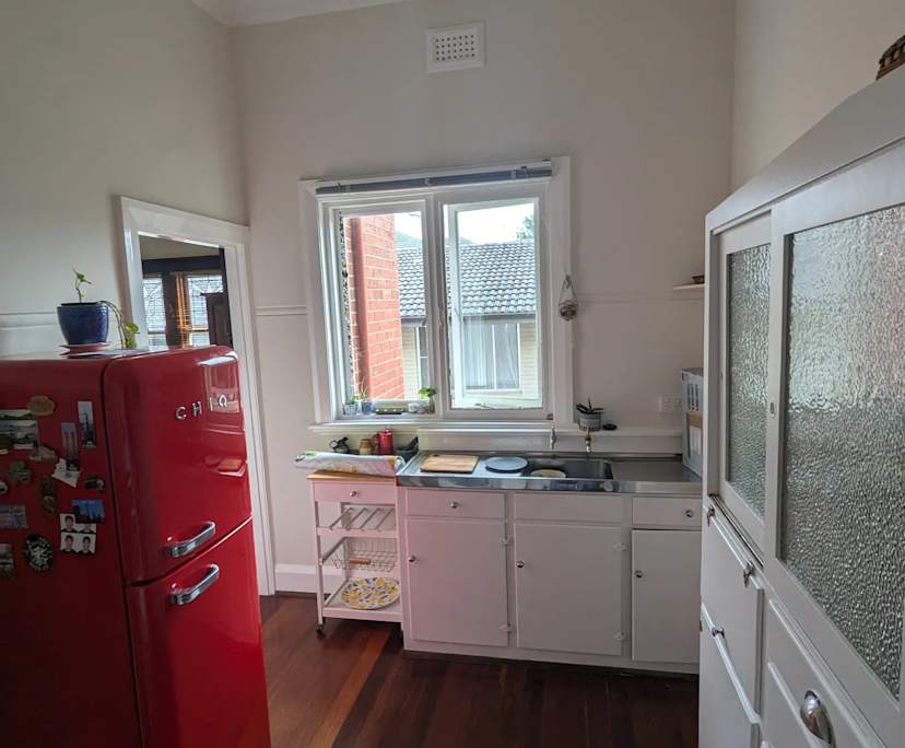 Unfurnished room in a flatshare