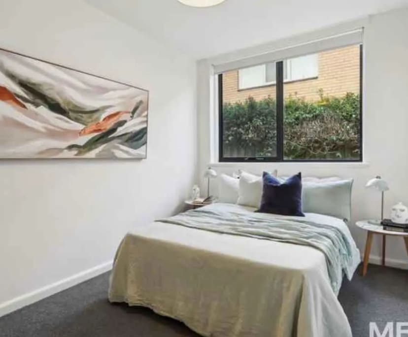 Furnished room in a flatshare