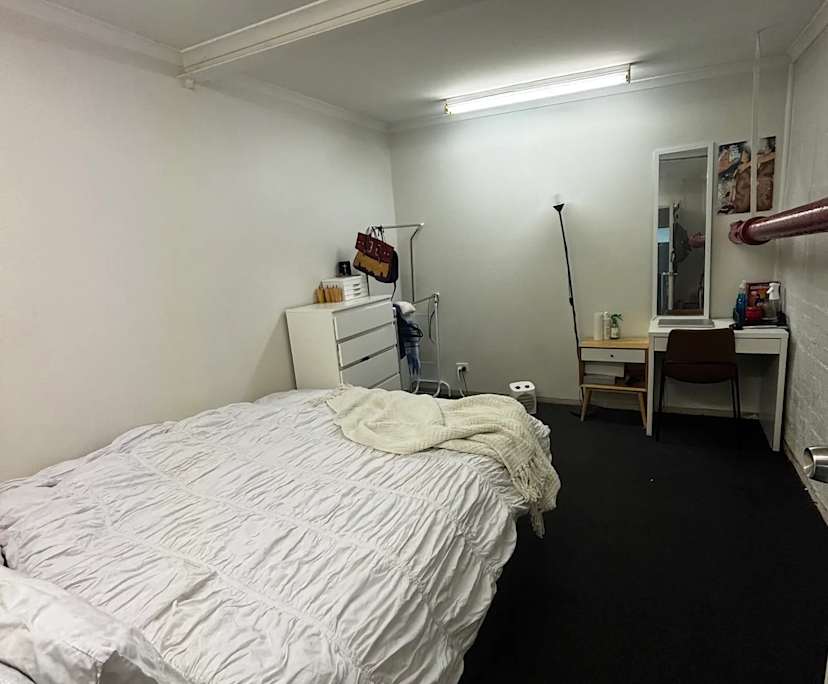 Room in a share house