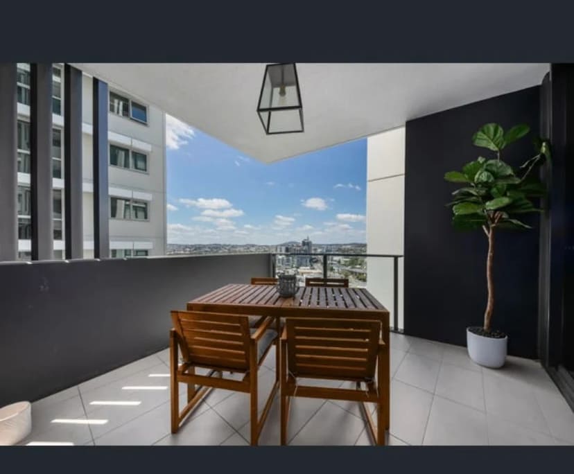 $420, Flatshare, 2 bathrooms, Woolloongabba QLD 4102