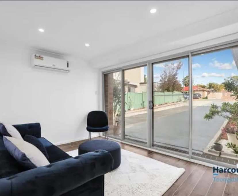 Unfurnished room granny flat for rent