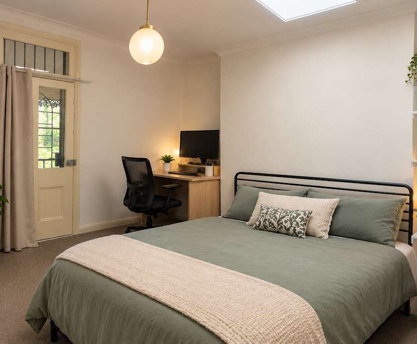 Room in a share house
