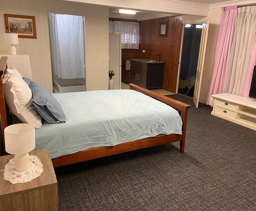 Whole property with 1 room for rent