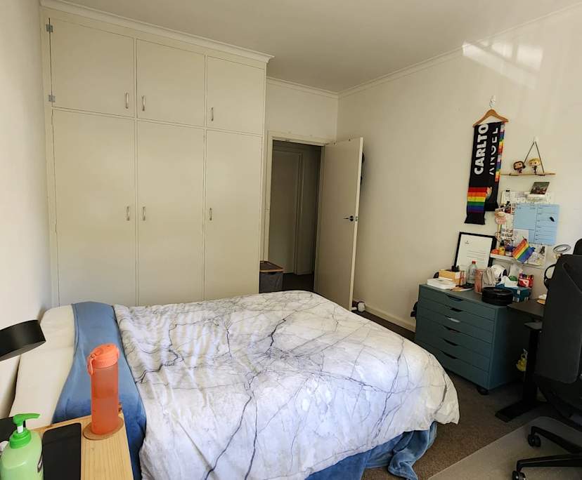 Unfurnished room in a flatshare