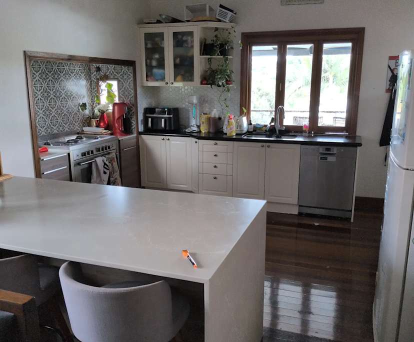 $370, Share-house, 4 bathrooms, Bardon QLD 4065