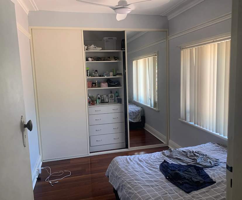 Furnished room in a share house