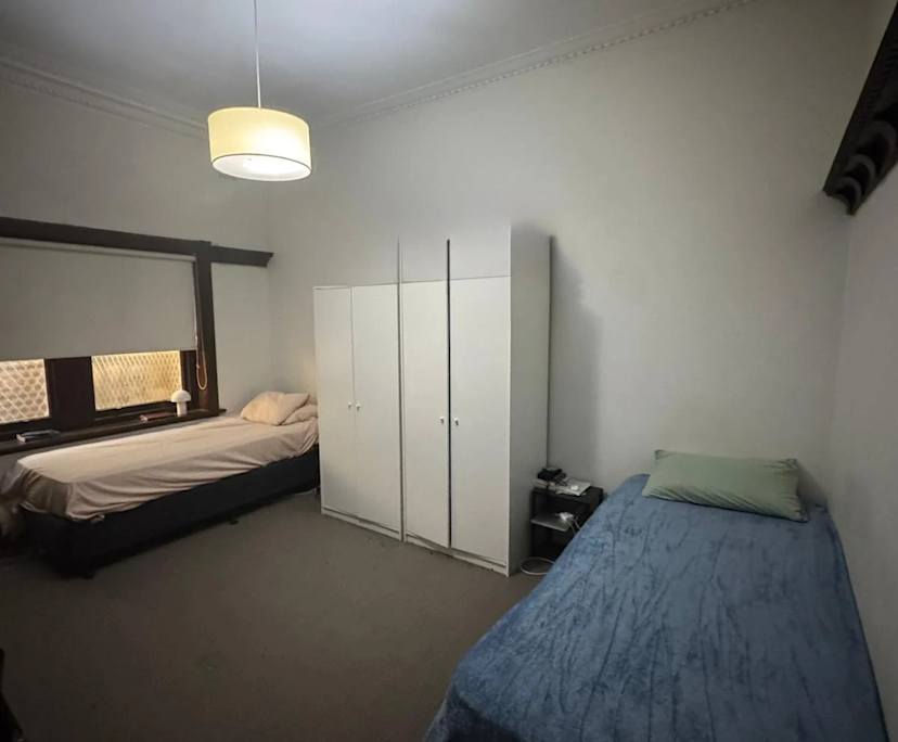 Furnished room in a flatshare