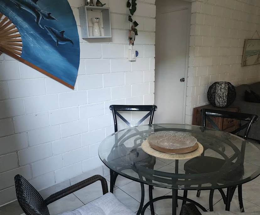 $350, Homestay, 3 bathrooms, Airlie Beach QLD 4802