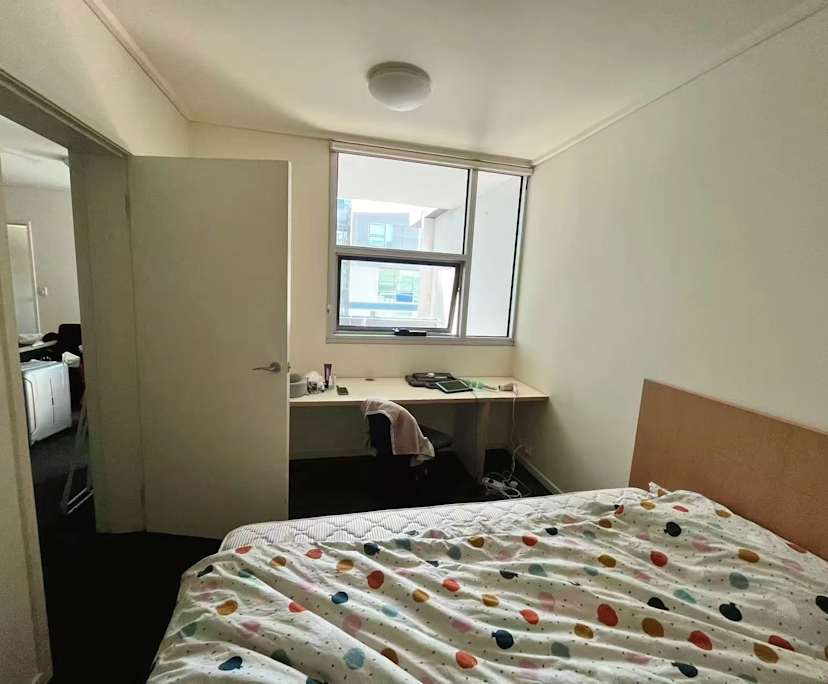 Furnished room in a flatshare