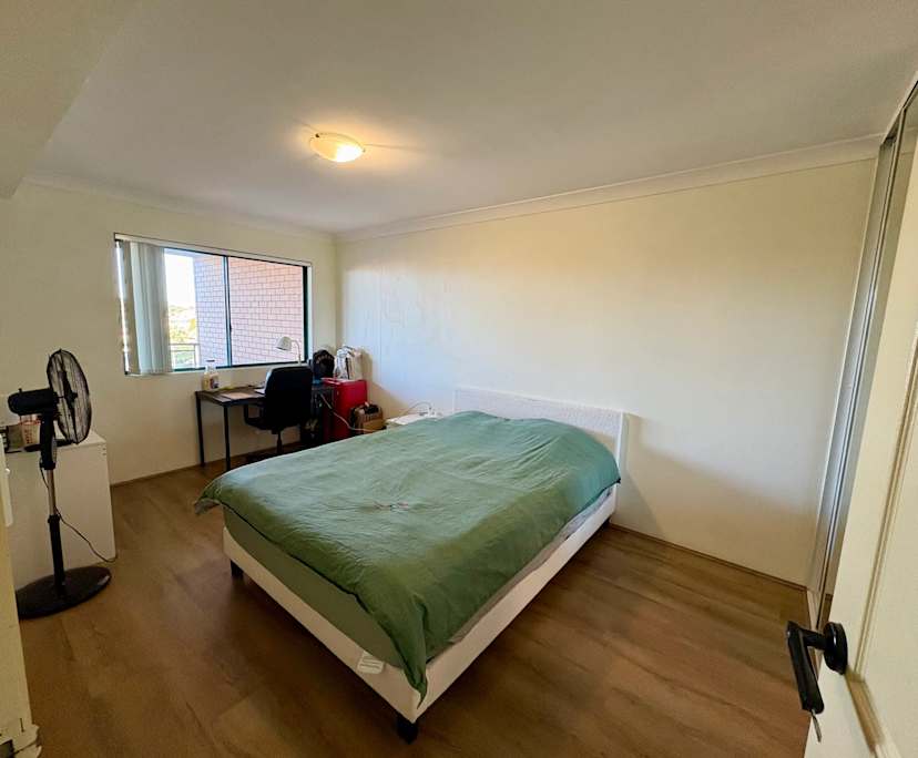 Furnished room with ensuite in a flatshare