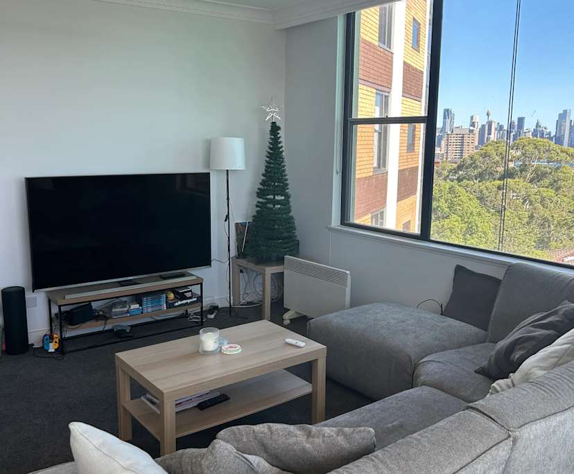 Unfurnished room in a flatshare