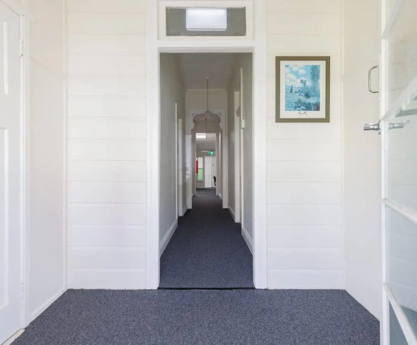 $245, 1-bed, 1 bathroom, Woolloongabba QLD 4102