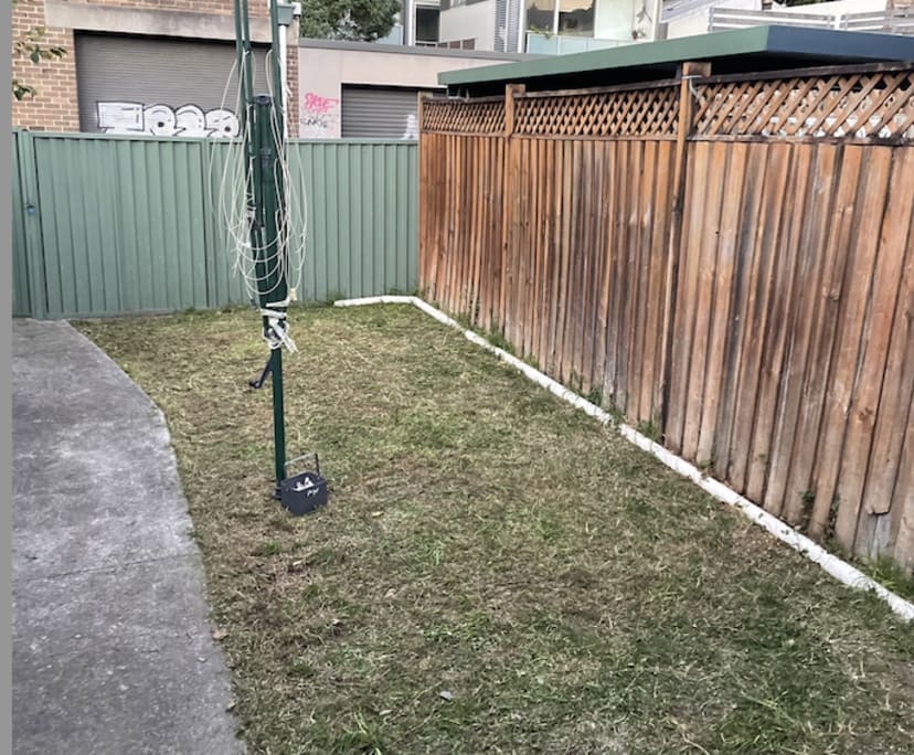 One Bed Flat for Rent in Camperdown, Sydney 375,