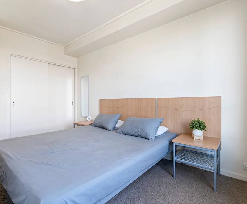 Furnished room in a flatshare