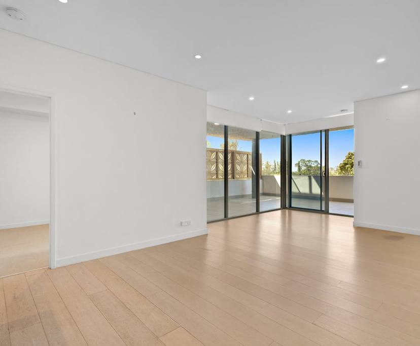 Unfurnished room with own bathroom