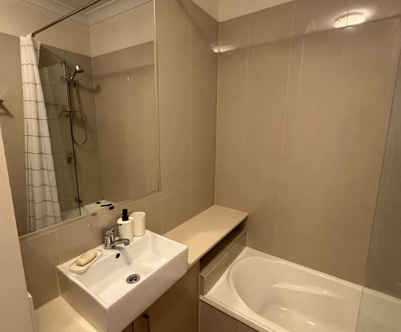 $350, Flatshare, 2 bathrooms, East Brisbane QLD 4169