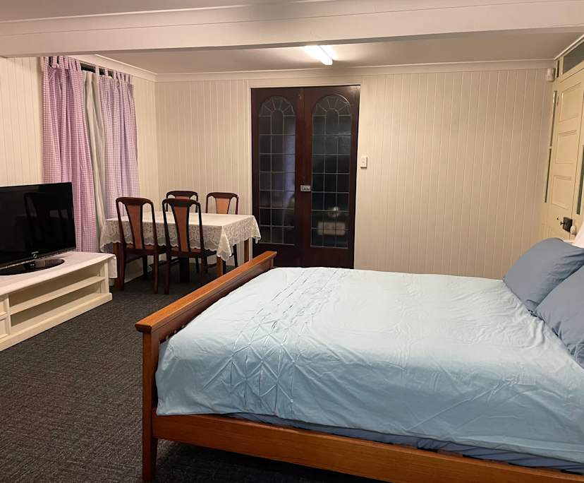 $400, Whole-property, 1 bathroom, Wavell Heights QLD 4012
