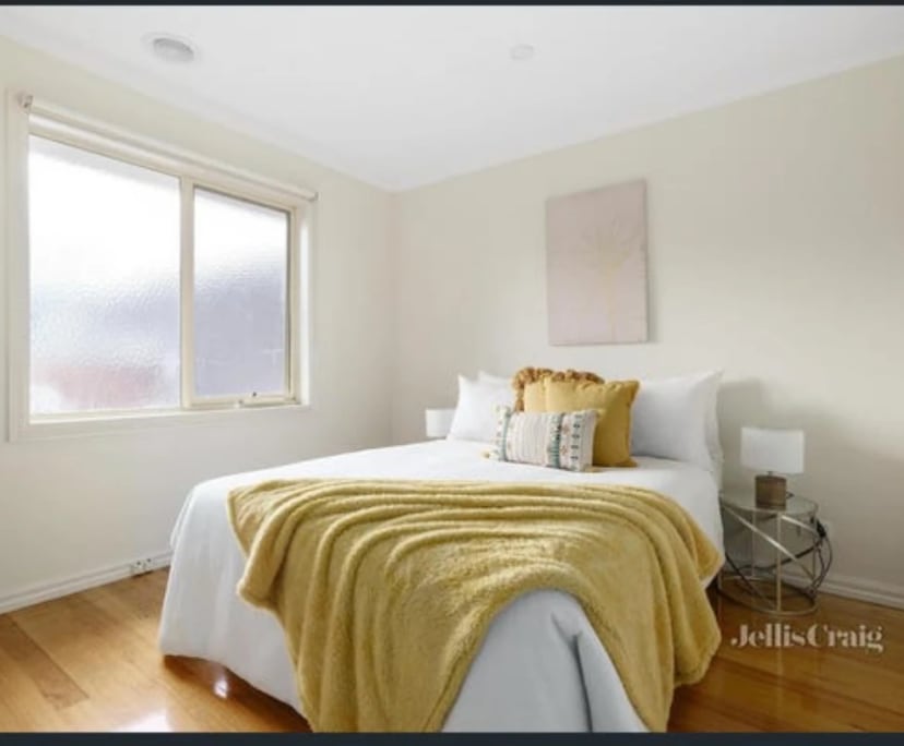 Room in a share house