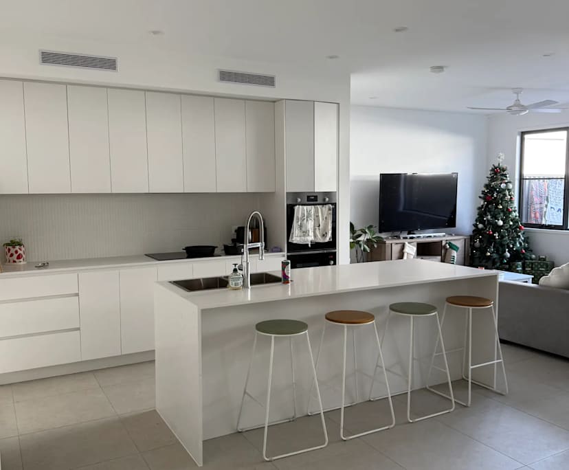 Unfurnished room in a share house