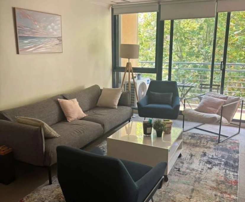Furnished room with ensuite in a flatshare
