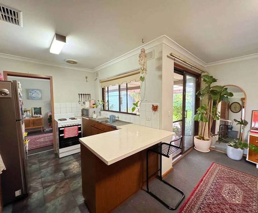 $285, Share-house, 3 bathrooms, Marion SA 5043