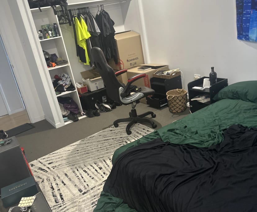 Unfurnished room in a share house