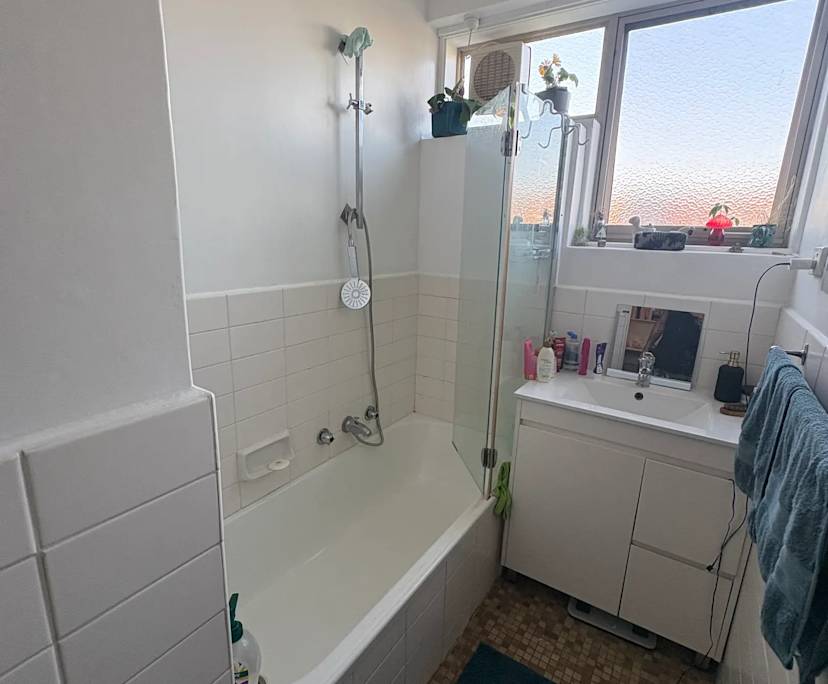 $450, Flatshare, 2 bathrooms, St Kilda VIC 3182