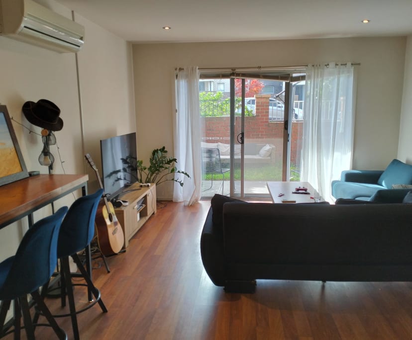 Unfurnished room with ensuite in a flatshare