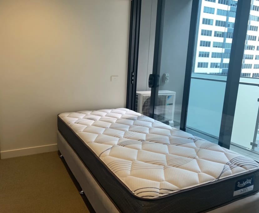 Furnished room in a flatshare