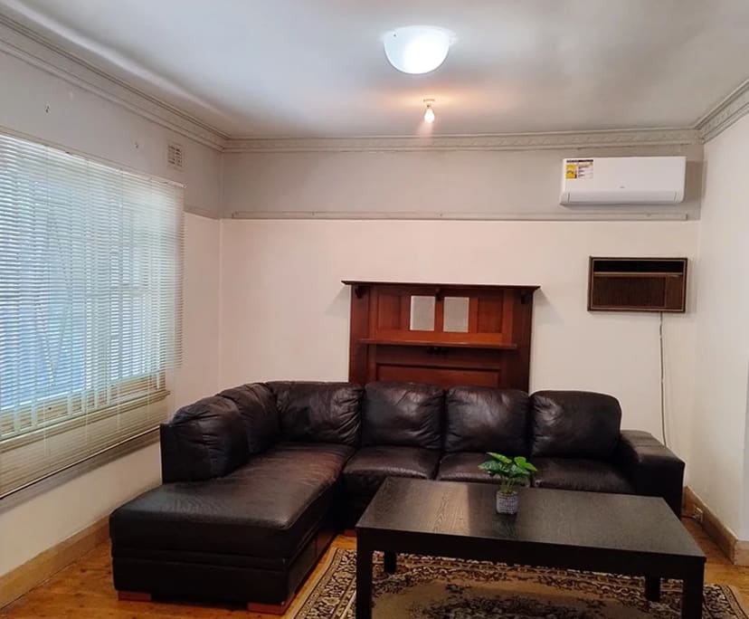 Room in a share house