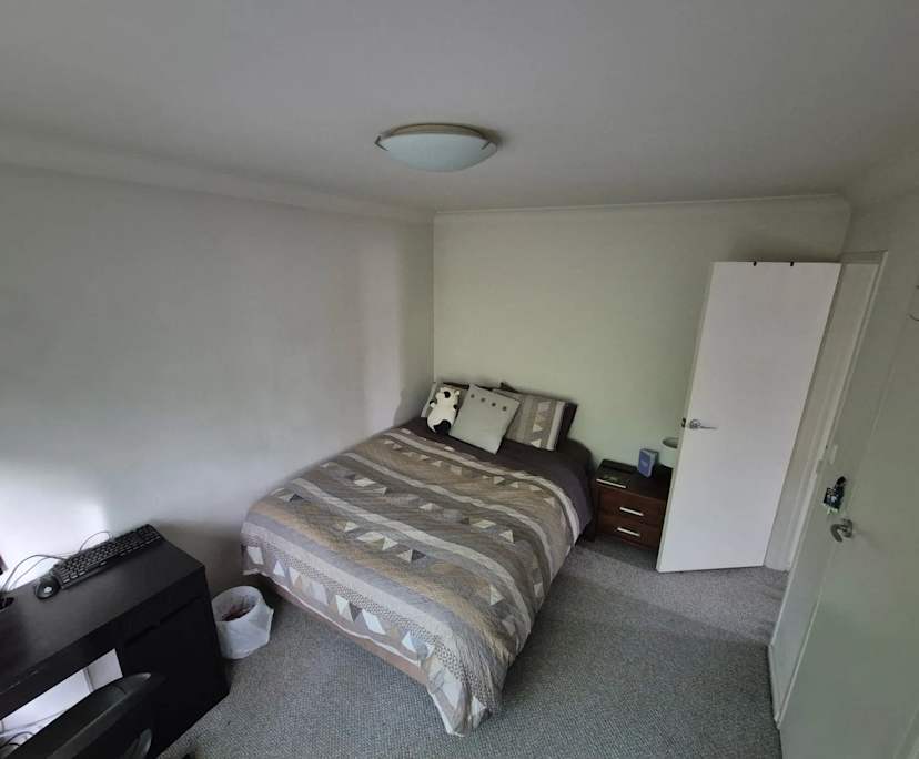 Unfurnished room in a flatshare
