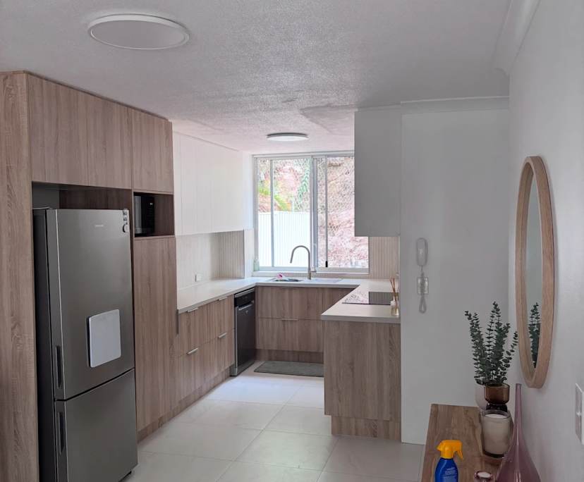 Furnished room with ensuite in a flatshare