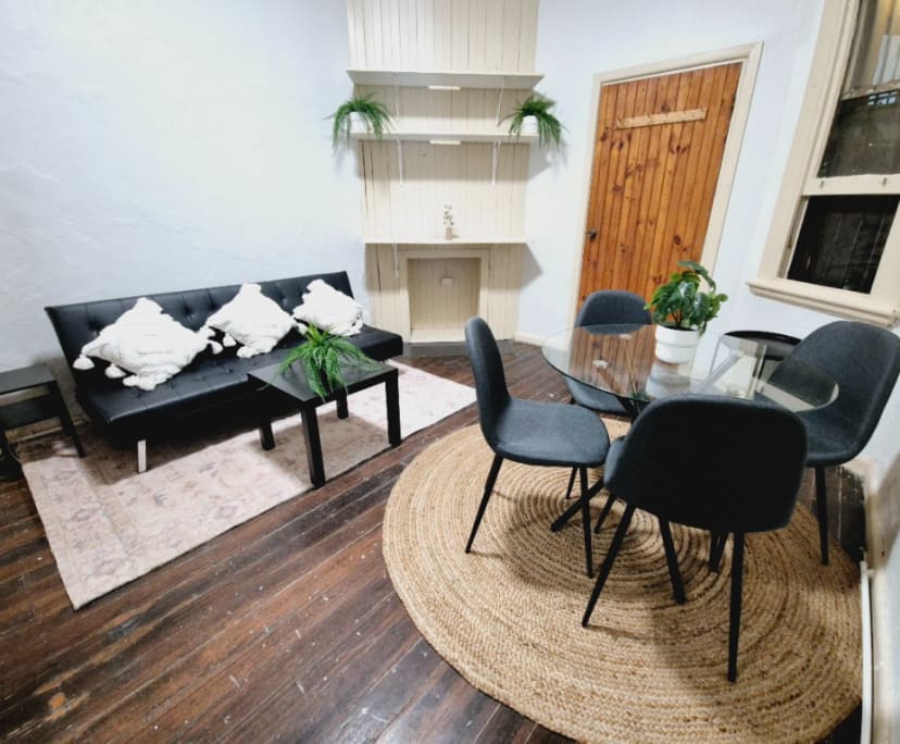 $350, Flatshare, 6 bathrooms, Newtown NSW 2042