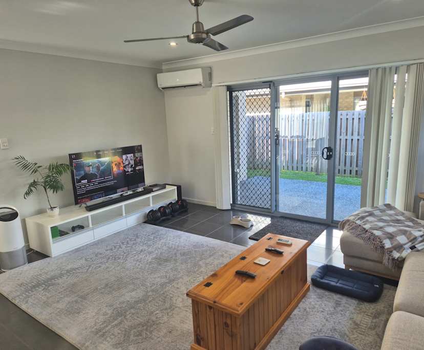 Room in a share house