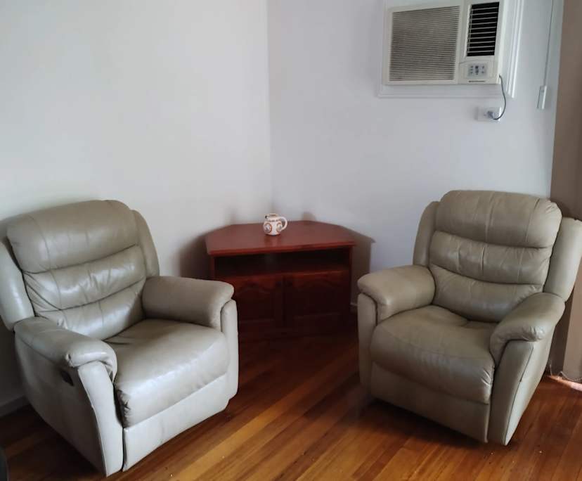 Whole property with 2 rooms for rent