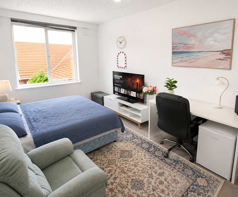 Furnished room in a flatshare