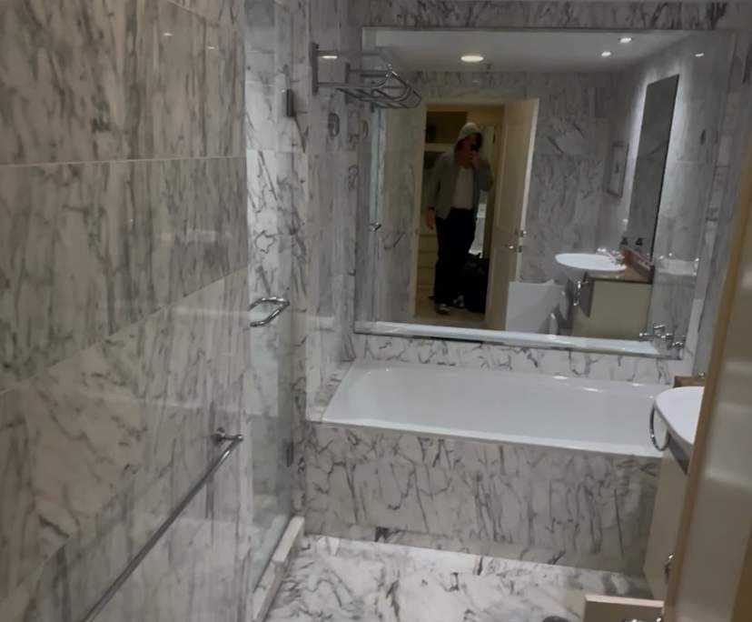 Furnished room studio flat for rent