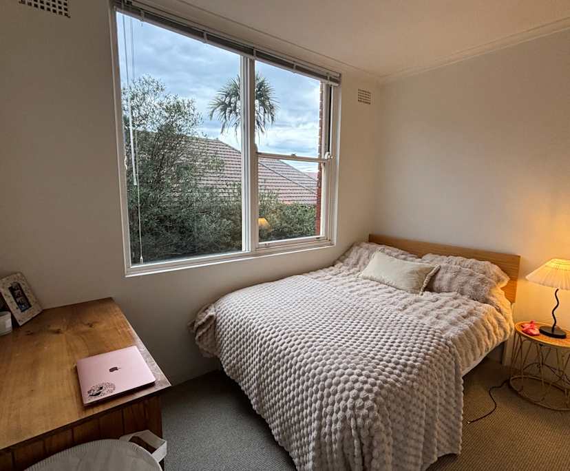 Furnished room in a flatshare
