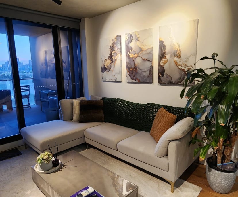 Furnished room with ensuite in a flatshare